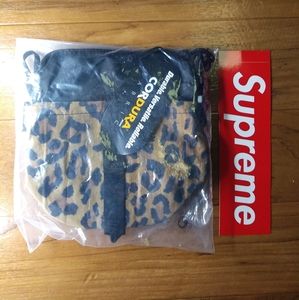 SUPREME LEOPARD Print Neck Pouch